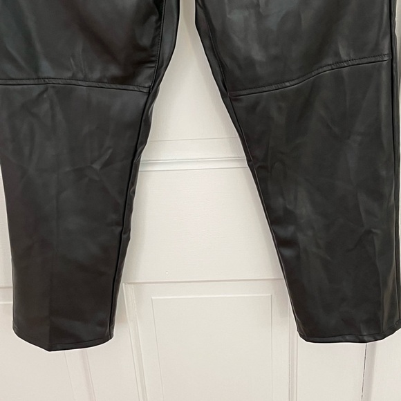Gap Sky High Rise Faux Leather Cheeky Straight Pants Black Size 31/12R Chic Edgy - Picture 5 of 13